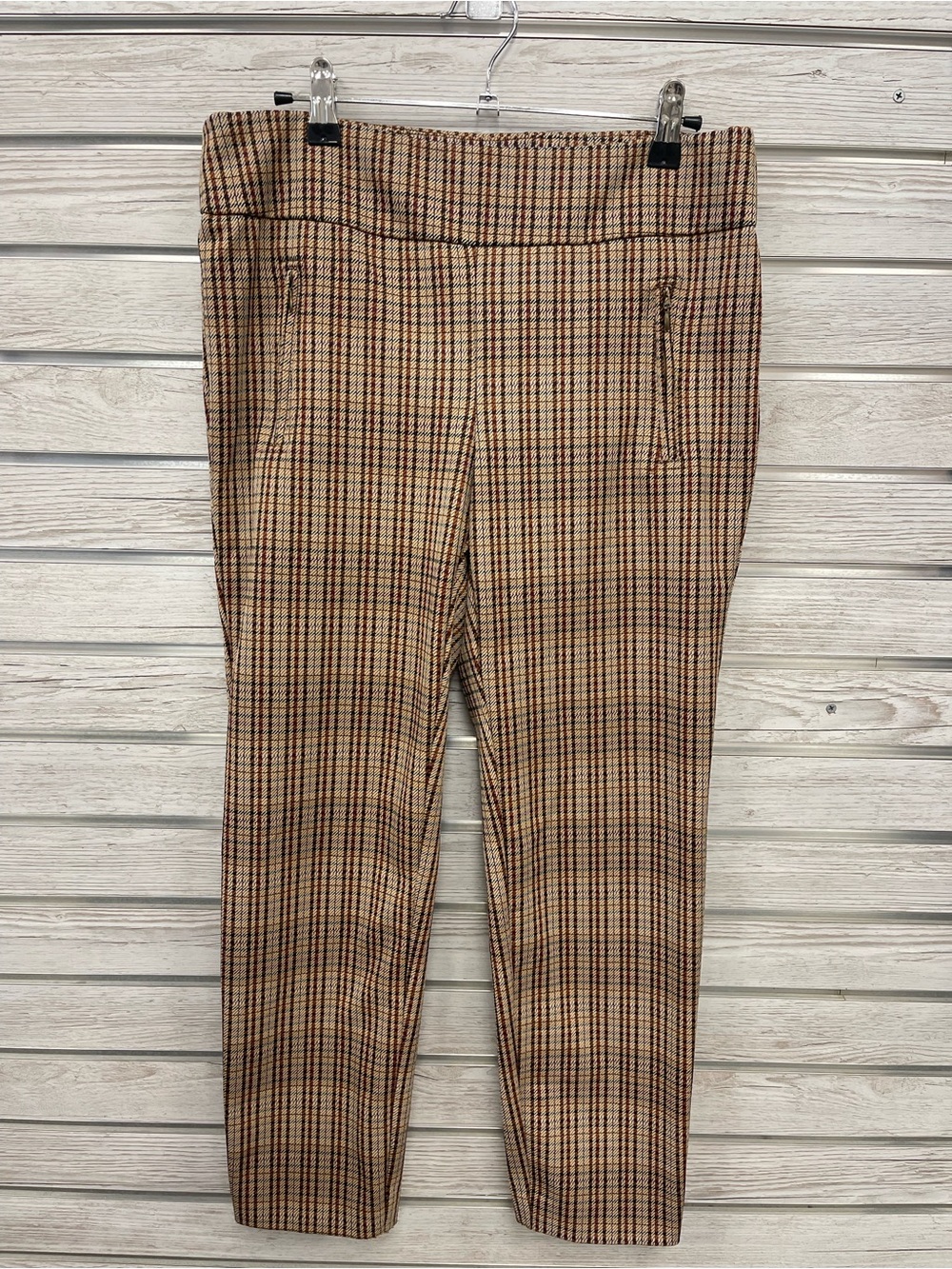 SOHO Plaid Straight-Leg Crop Pants